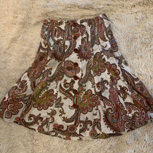 CAbi skirt white with designs - Picture 2 of 4